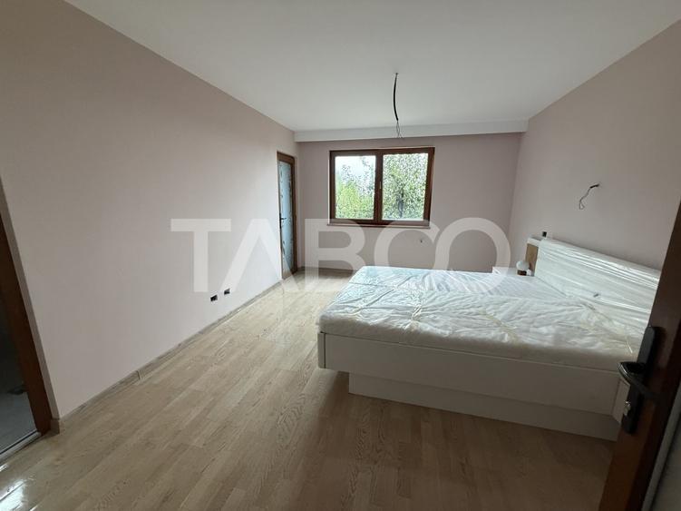 Casă individuală cu 7 camere cu Garaj în Berivoi