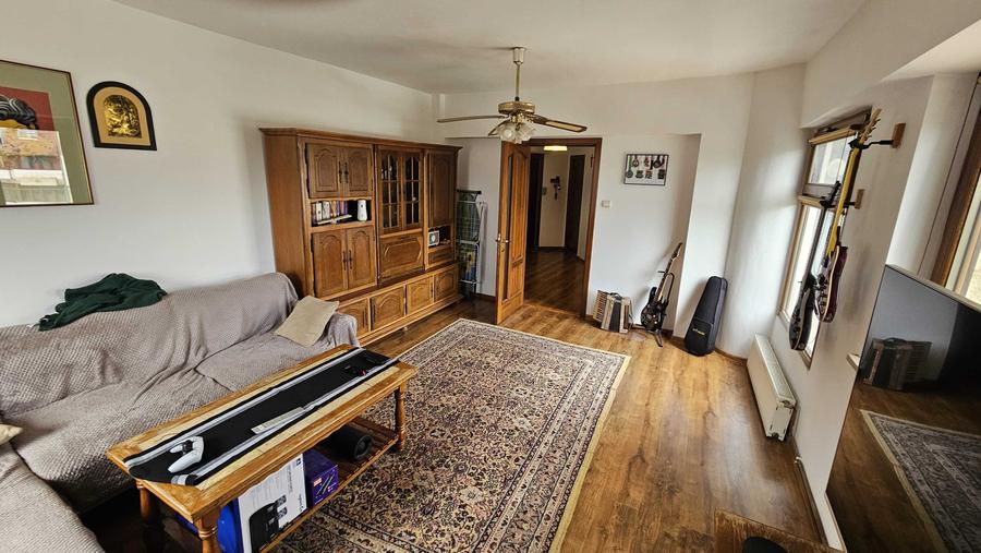 Apartament cu 2 camere decomandat în Central