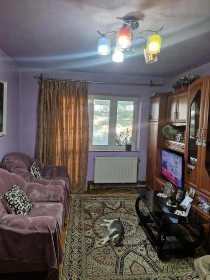 Vand apartament 2 camere semidecomandat zona linistita - 2