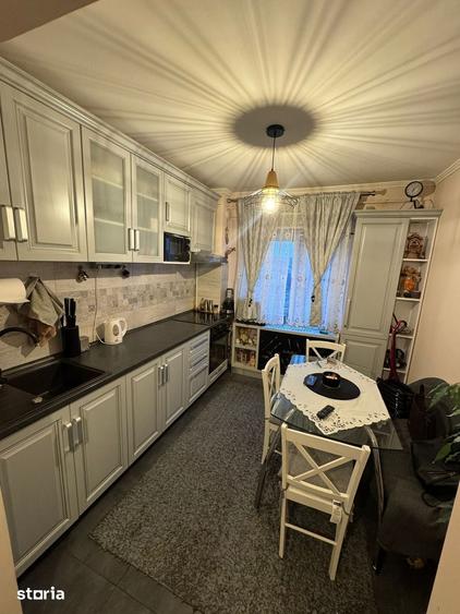 Apartament cu 3 camere în Mircea cel Bătrân