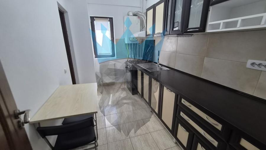 Apartament cu 3 camere decomandat, mobilat în Sisești