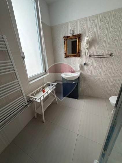 Birou, de 34 mp, în Central