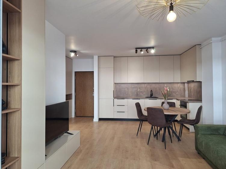 Apartament cu 2 camere semidecomandat, mobilat în Florești