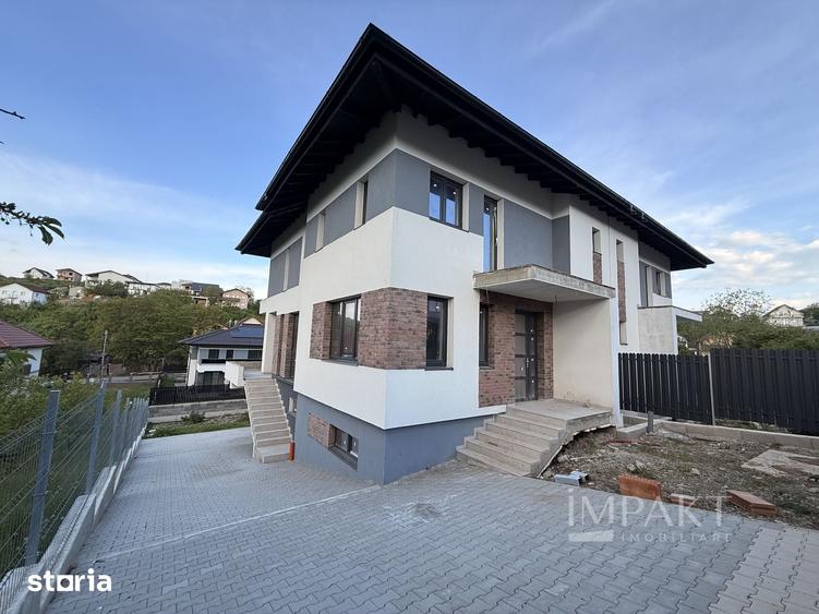 Casă cu 5 camere cu Teren 350 Mp în Apahida