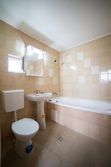 Apartament cu 2 camere decomandat în Valea Aurie