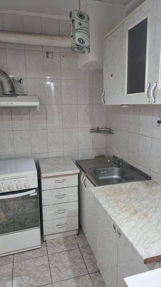 Apartament cu 2 camere semidecomandat în Petrișor