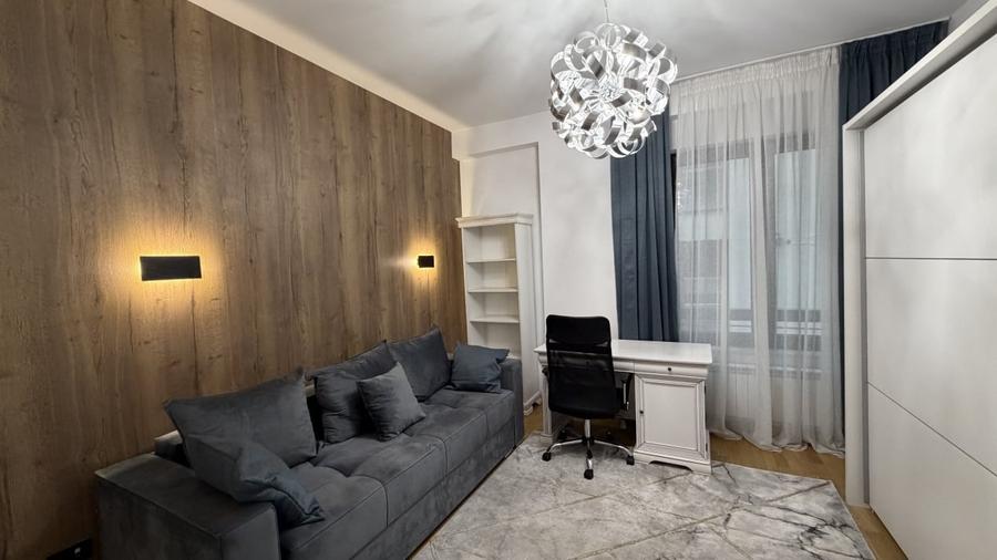 Apartament cu 4 camere semidecomandat în Herăstrău