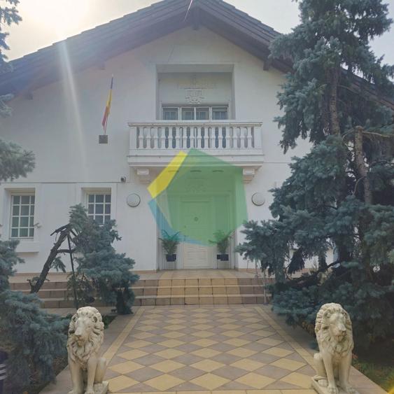 Casă individuală cu 6 camere cu Canalizare în Nord-Est