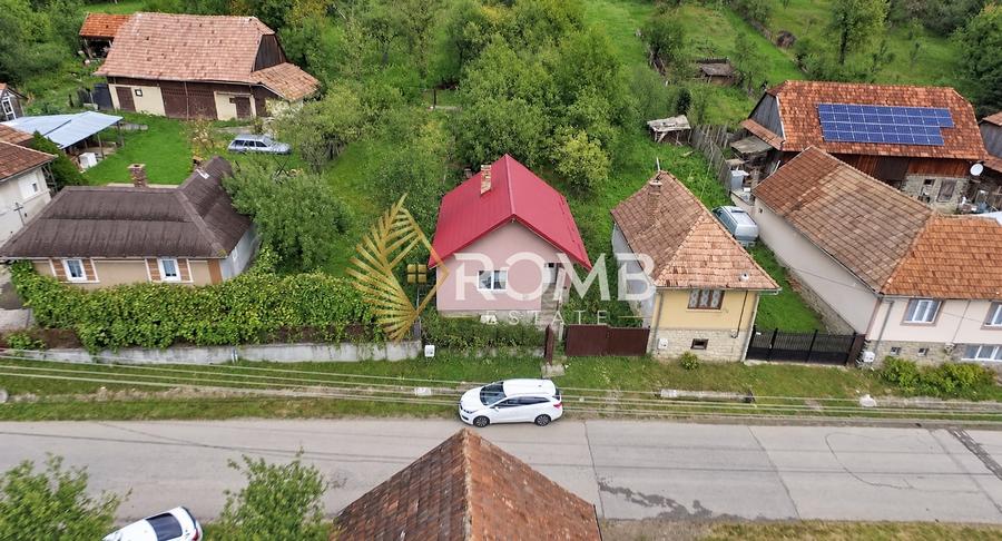 Casă individuală cu 2 camere cu Canalizare în Sâncraiu