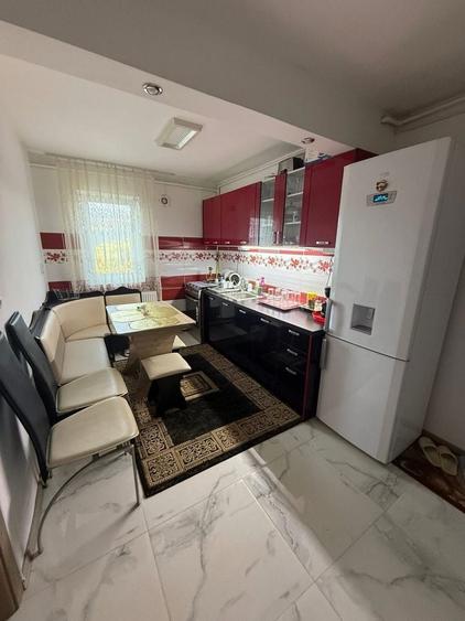 Apartament cu 2 camere decomandat în Roșia