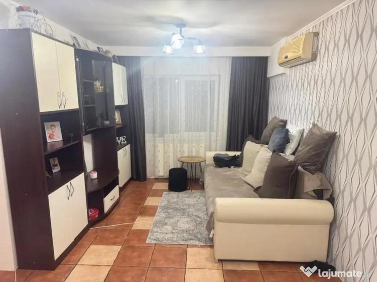 Apartament cu 3 camere decomandat în Obcini