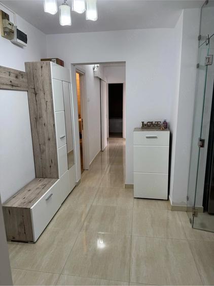 Inchiriere apartament 3 camere Crangasi pe Bld Constructorilor - 10