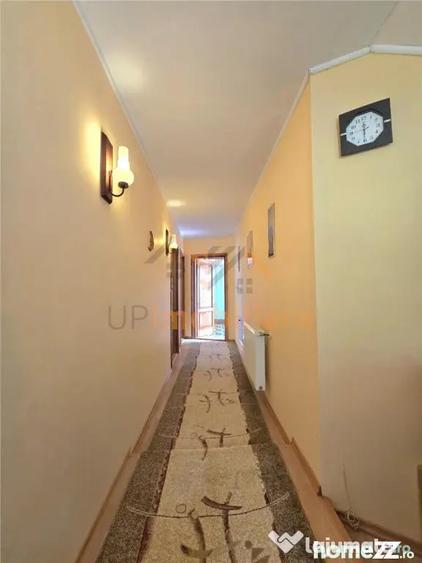 Casă cu 6 camere cu Teren 1761 Mp în Izlaz