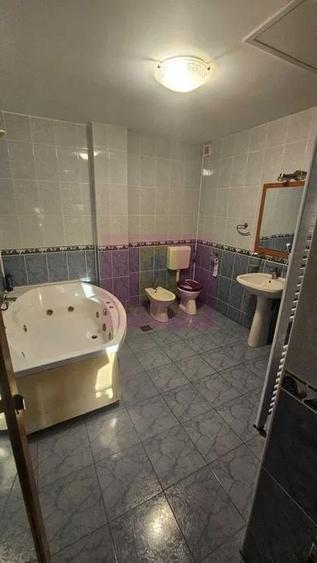 Apartament cu 4 camere decomandat în Dristor