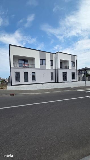Apartament nou, semifinisat, 69 mp utili + balcon 7 mp, etaj 1 - 3