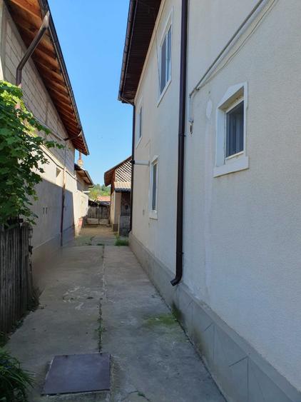 Casă cu 3 camere în Vulcana-Pandele
