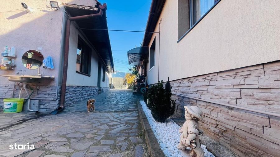 Casă cu 4 camere în Central