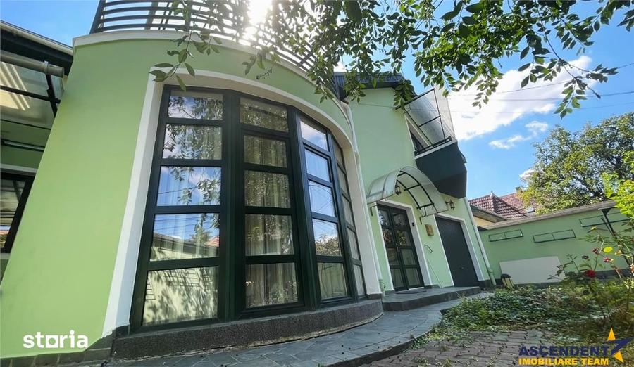 Casă cu 4 camere cu Teren 200 Mp în Central