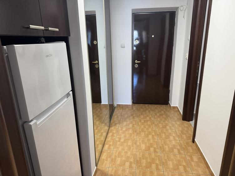 Garsonieră decomandată în Central