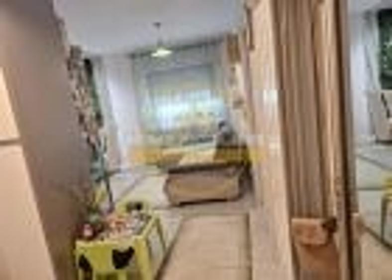 Apartament cu 3 camere decomandat, mobilat în Vișani