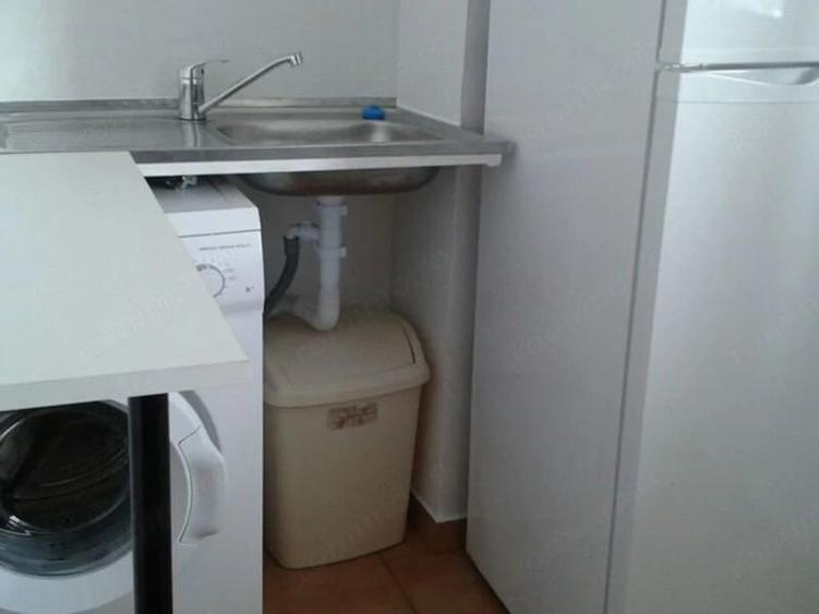 Garsonieră decomandată în Sud