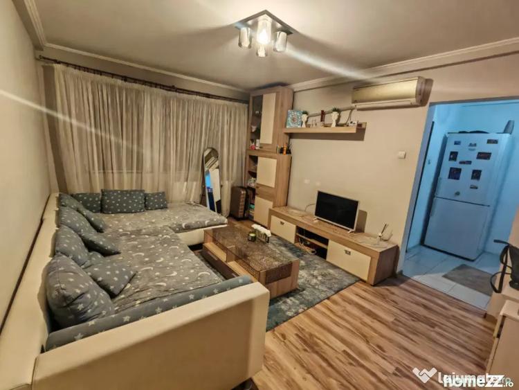 Apartament cu 2 camere semidecomandat, mobilat în Central