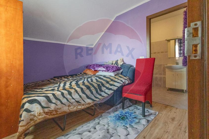 Casă individuală cu 6 camere cu Teren 266 Mp în Șagului