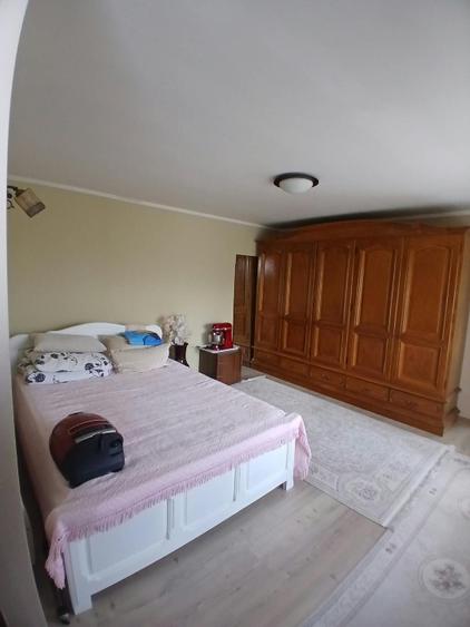 Casă cu 2 camere cu Teren 3100 Mp în Broscăuți