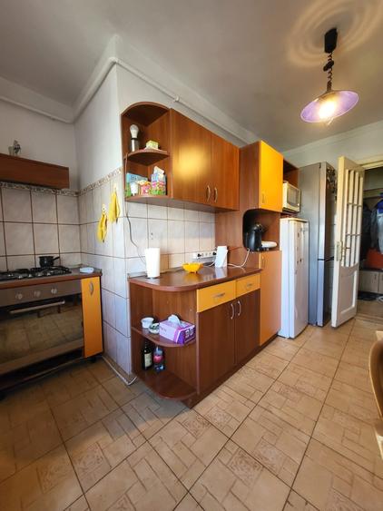 Apartament cu 4 camere decomandat, mobilat în Păcurari