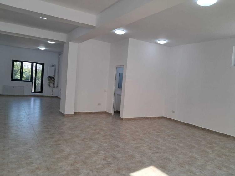 Spațiu comercial, de 200 mp, în Exterior Vest