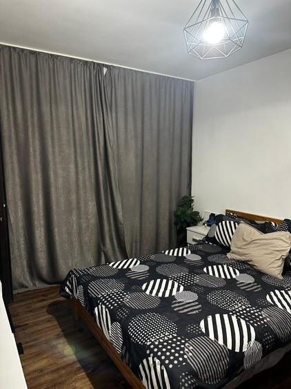 Apartament cu 3 camere semidecomandat în Debarcader