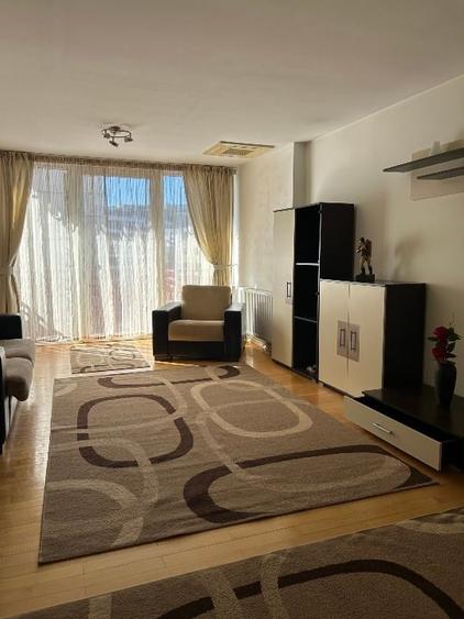 Apartament cu 3 camere decomandat, mobilat în Centrul Civic