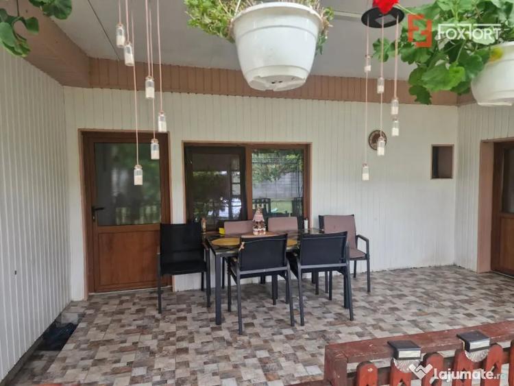 Casă cu 9 camere cu Teren 20 Mp în Moșnița Nouă