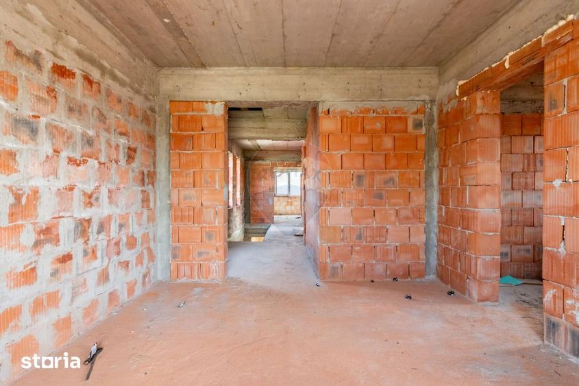 Casă cu 5 camere cu Teren 264 Mp în Central