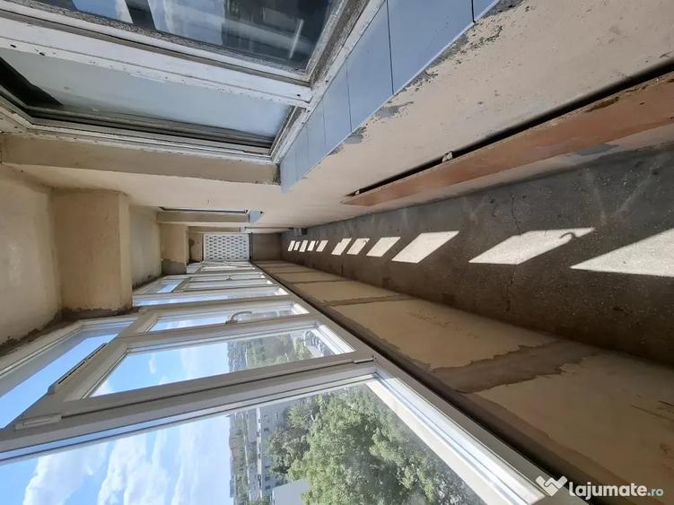 Apartament cu 3 camere decomandat în Drumul Taberei
