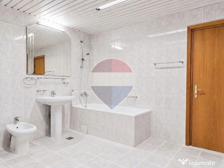 Apartament cu 2 camere decomandat în Gara de Nord