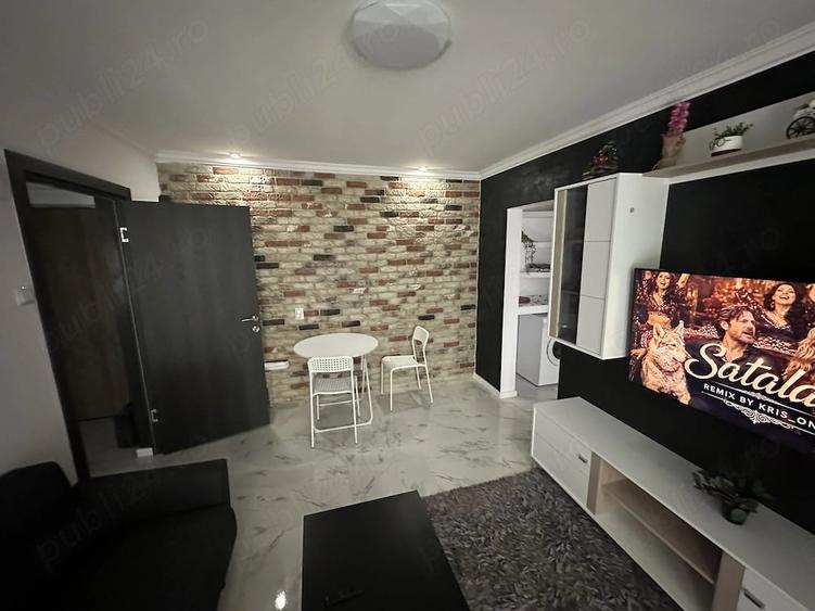 Apartament cu 2 camere semidecomandat în Berceni