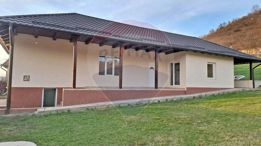 Casă cu Teren 800 Mp în Gălățeni