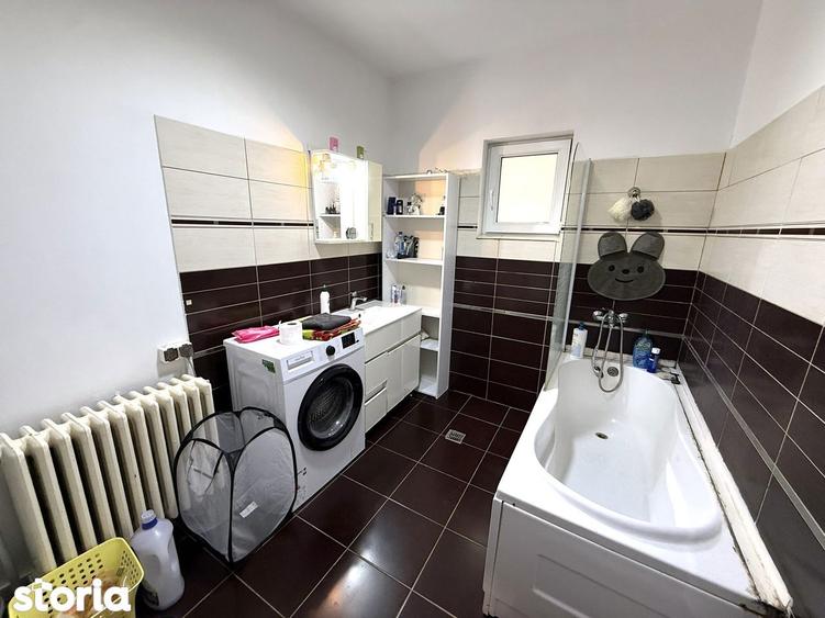 Apartament cu 3 camere decomandat, mobilat în Gară