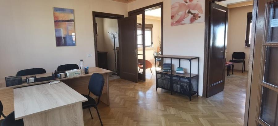 Cașin, Apartament 5 camere, renovat recent, birouri - 2