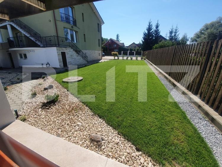 Casă individuală cu 10 camere cu Canalizare în Corunca