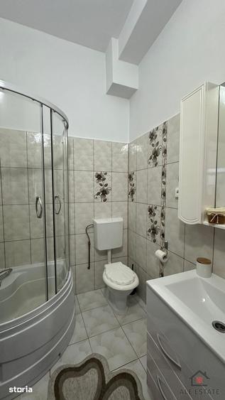 Casă cu 5 camere cu Teren 3200 Mp în Central