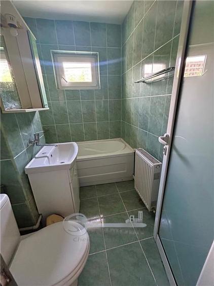 Apartament cu 3 camere semidecomandat în Păcurari