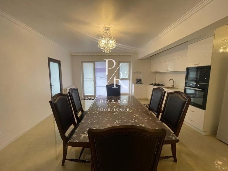 Apartament cu 4 camere semidecomandat, mobilat în Florești