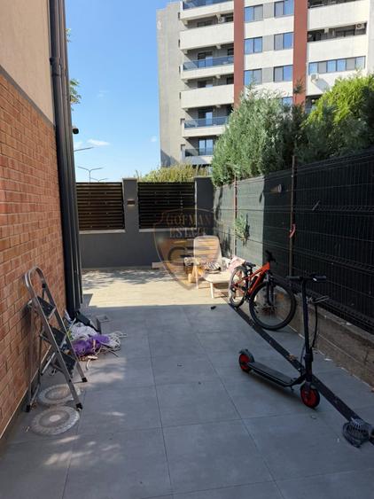 Apartament cu 5 camere decomandat, mobilat în Tomis Plus
