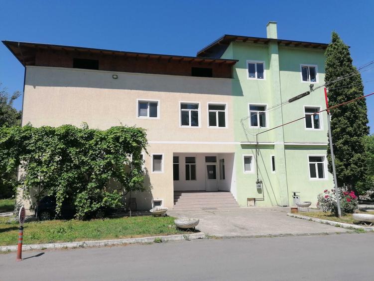 Spațiu comercial, de 350 mp, în Bartolomeu