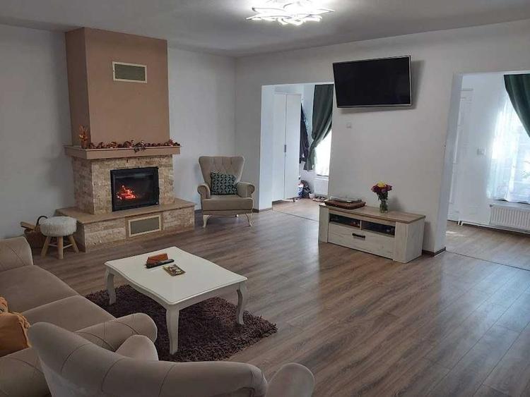 Casă cu 4 camere în Șoimuș
