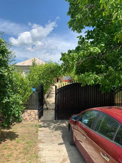 Casă cu 4 camere cu Teren 1000 Mp în Pleșoiu