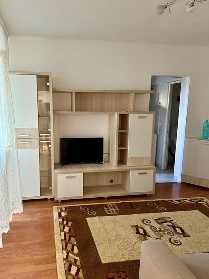 Apartament cu 2 camere semidecomandat în Rahova