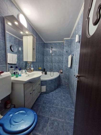Apartament cu 4 camere decomandat, mobilat în Vitan Mall